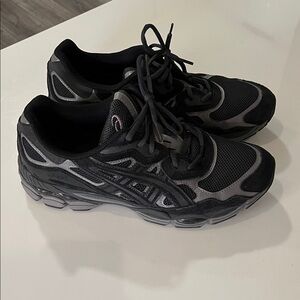 Men’s black and grey ASICS Guidance Line Gel sneakers